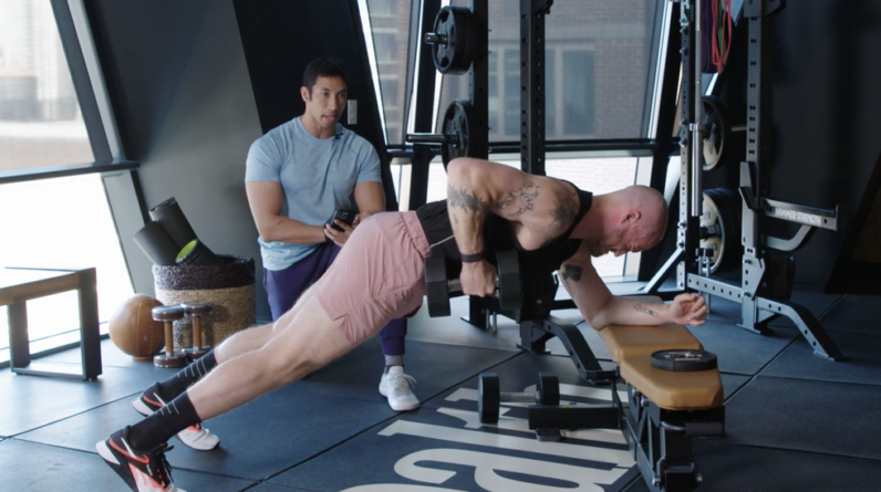 Try This Rapidly-Shifting five-Moment Plank Row Exercise routine to Build a Huge Back again